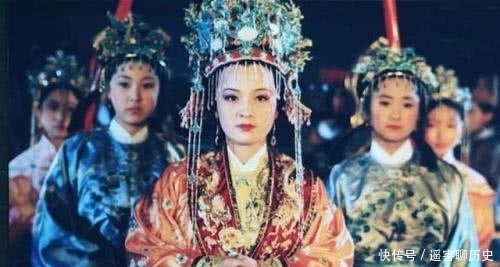 前来|《红楼梦》元春乃是皇上妃子,为何连小太监都敢前来贾家勒索?