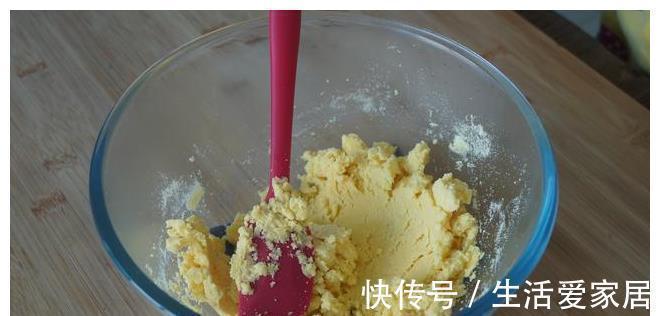 玉米饼|玉米面百吃不厌的做法,开水烫一烫,蓬松柔软不塌陷,凉了也好吃