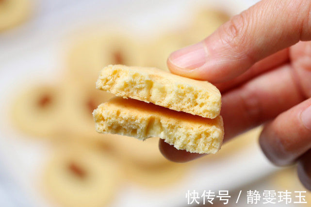 黄油|经典蓝罐曲奇在家做，香酥细腻一碰就掉渣，孩子说比外面买的好吃