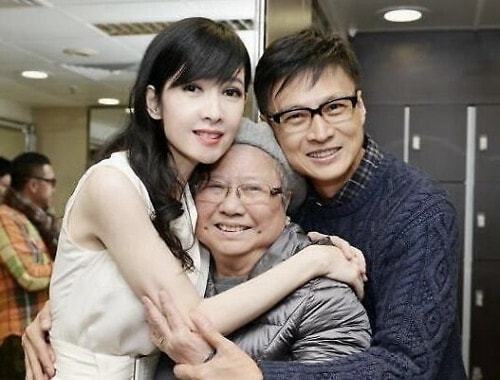 才女@“高端玩家”倪震，相貌平平却享尽艳福，他的“坏”不简单