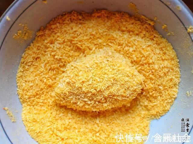 小妙招|炸鸡翅小妙招,看懂油温,炸出来的鸡翅外表金黄,肉质鲜嫩