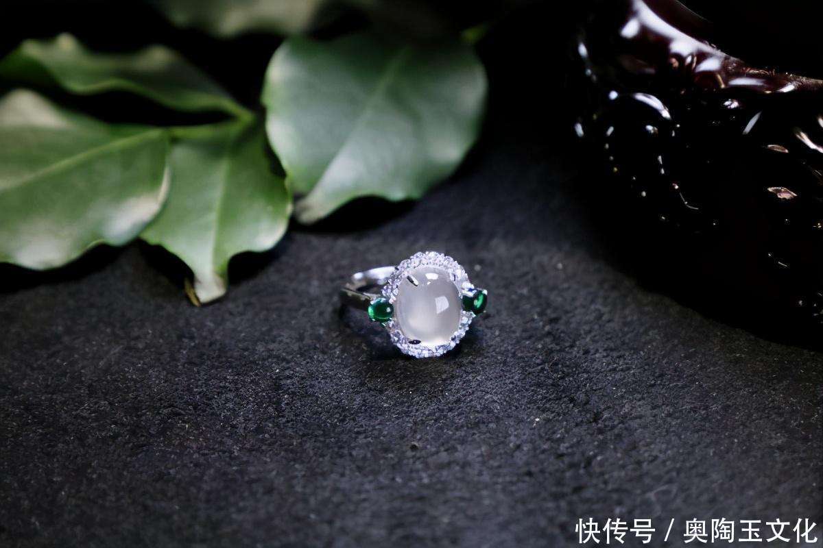 新晋网红奥陶玉 玉石界的极地宝玉