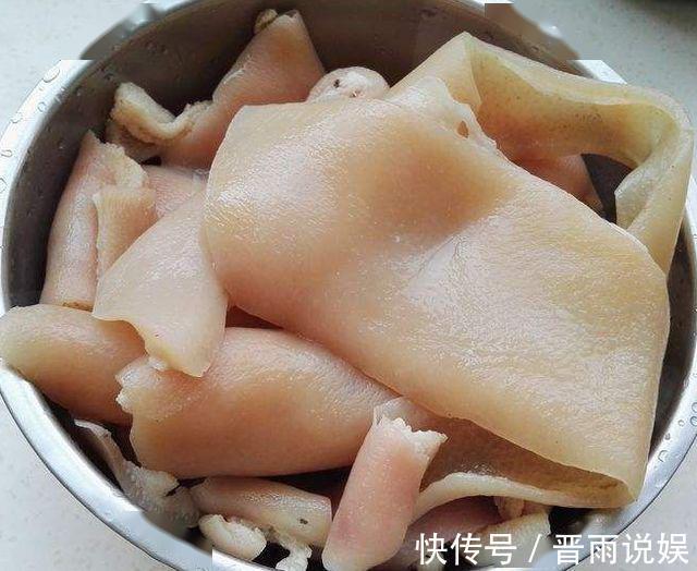 技巧|做猪皮冻，学会这2个技巧，保准猪皮冻爽滑又筋道，无腥味