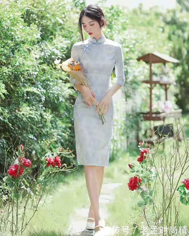 极简|穿搭:秋日就要穿这样的改良旗袍极简风,时髦修身气质高级!美翻了