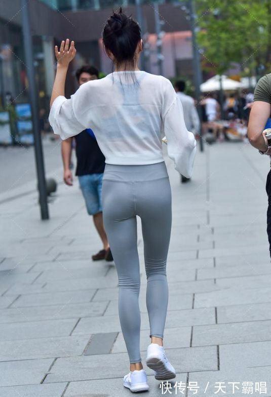 运动装 运动衫搭配瑜伽裤“风格统一”,防晒外套打结才是新近流行穿法