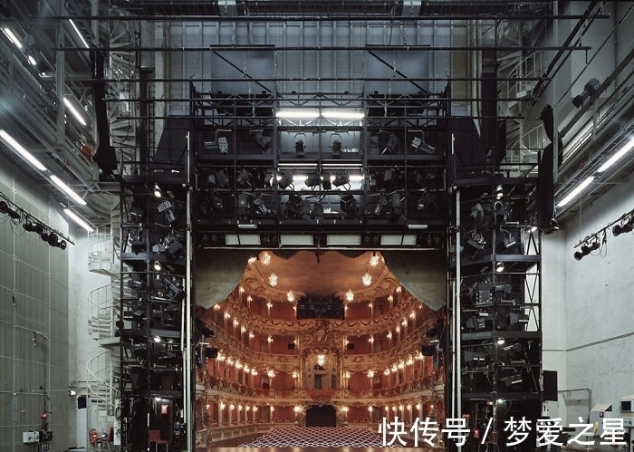 矿泉水瓶|25张罕见的照片,现代战舰的底部太科幻,好像动画片里的飞船