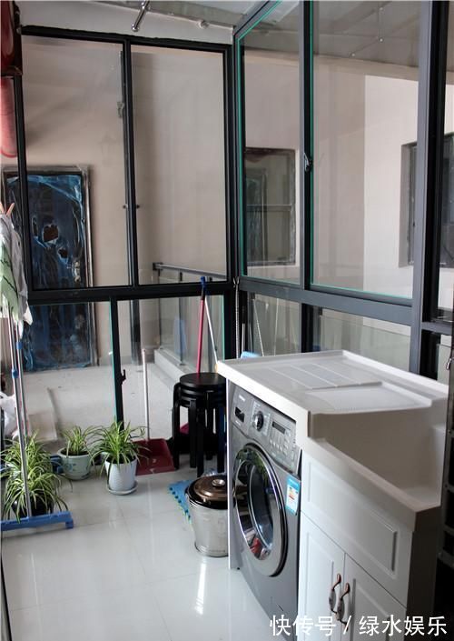 亲戚家160平新房,没想到一进门就惊艳了,客厅实在漂亮!