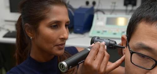 缩小|男性开始衰老时,身体2处会缩小,做好3事,身体健康易长寿