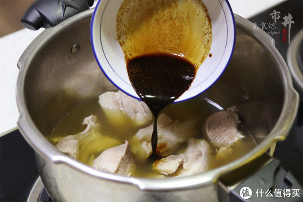 小吃来了 篇二十七:五花肉做的“压板肉”,70岁老奶奶吃得直夸,酥烂入味,可真香啊