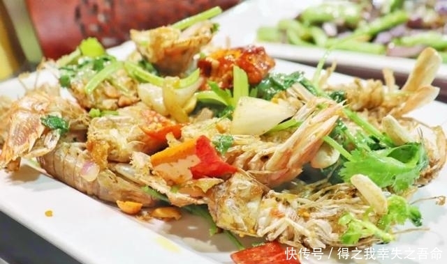 低下头,伸出手,为美食到苍南走一走