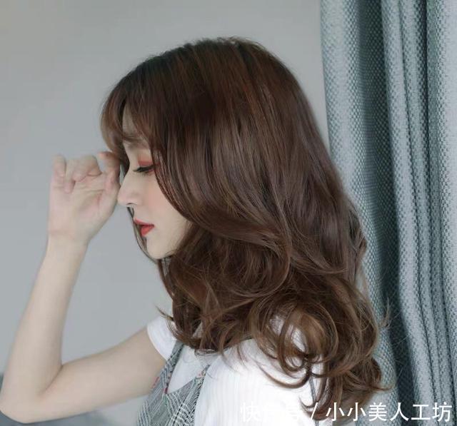 干净利落|扎头发显得干净利落,披头发温柔可爱!