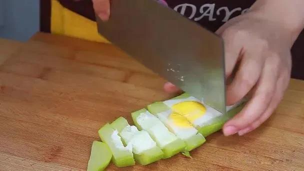 1根西葫芦4个鸡蛋，这种吃法将成为经典，素食也可以很美味