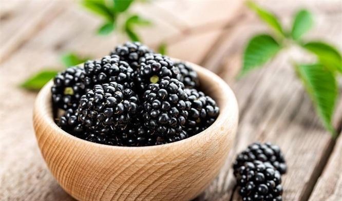 护肤|爱美女性坚持吃3种食物，美白护肤、延缓衰老，好吃又健康！