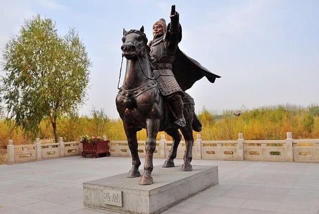 拥有|同样拥有免死金牌，为何两公爵被杀，侯爵后裔却能免除一死？