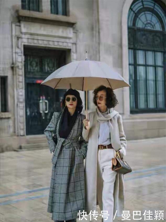 女性|中年女性把小黑裤扔了吧!跟着三木妈妈这样穿,减龄还优雅