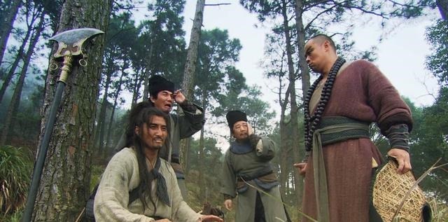 林冲出妻卖友,鲁智深和他梁山相聚,只是淡淡地说了2个字