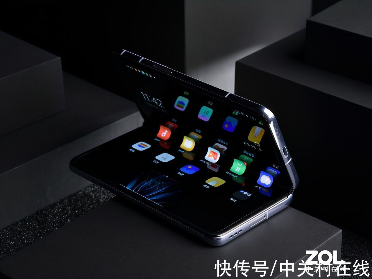 可玩性|OPPO Find N的折叠屏悬停功能都能干点啥？