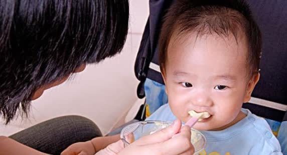 孩子|吃一餐等同于10瓶罐头的“毒晚餐”,若娃经常吃,易积食变矮个