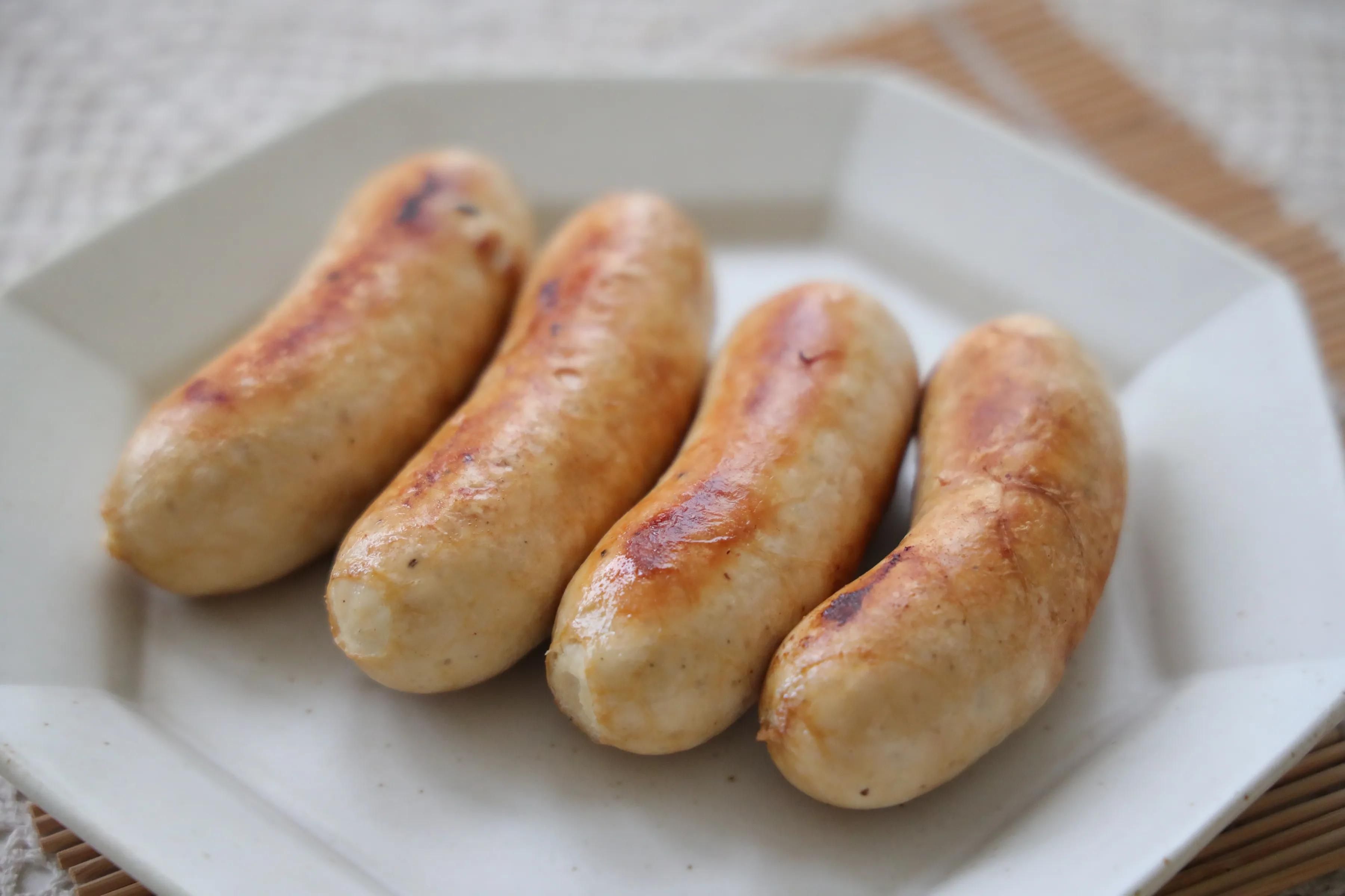 鸡胸肉别水煮，试试做成脆皮肠，低油低脂，煎一煎超级方便又健康