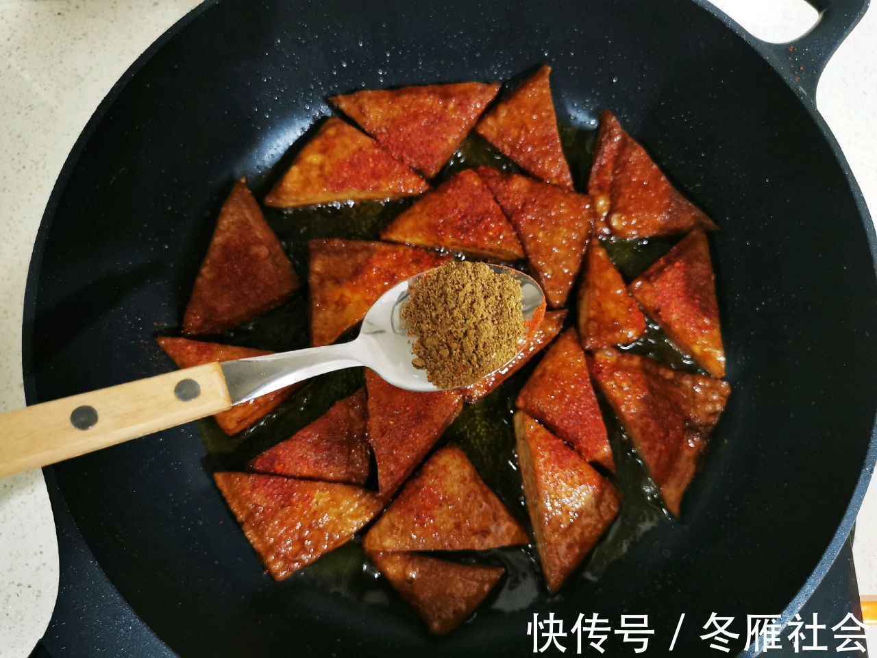 豆腐干|鲜香四溢的香辣豆干,制作简单,解馋下饭