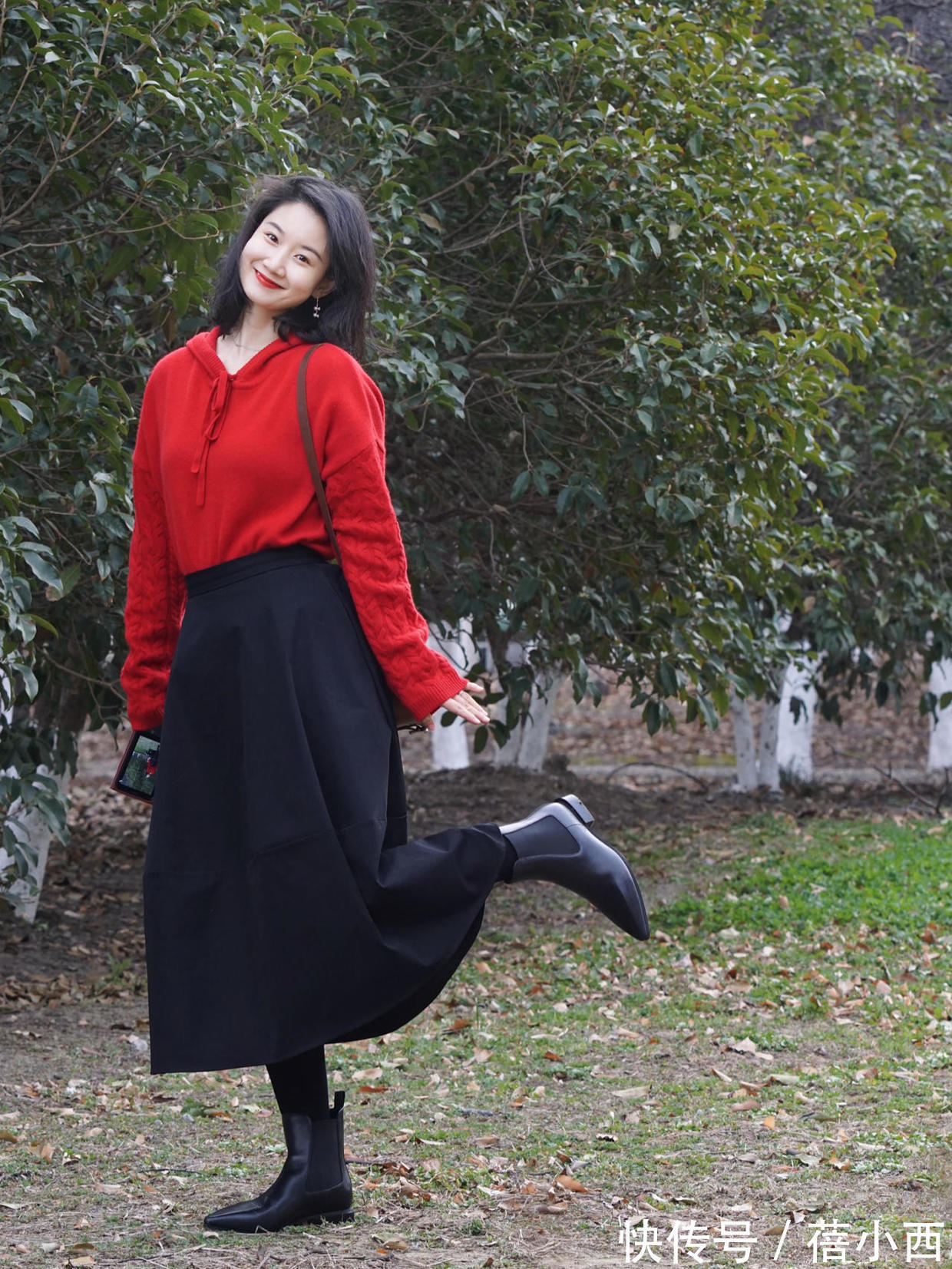 穿搭|新年穿搭选什么?首选“红色毛衣”来搭配,甜美满分更显元气