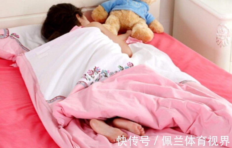 睡眠质量|儿科医生:孩子睡前,一定不能吃这5种食物,容易积食影响长个
