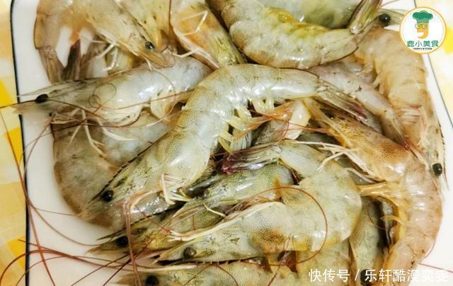 春节待客,寓意“红红火火”的油焖大虾,红亮喜庆,酥嫩美味