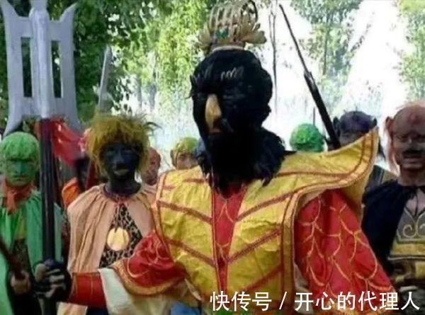 |内涵段子|别人家的女朋友宽松T恤下都藏着什么?