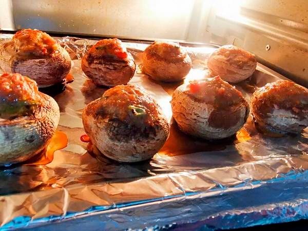 拳头大的口蘑，就应该这么吃，汤汁都是精华美味