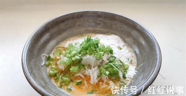 萝卜这样做，比炒的炖的都好吃，加2个鸡蛋一煎，香软营养吃不够！
