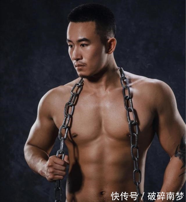 健身教练|强壮的90后健身教练,成熟稳重的外表,满满的荷尔蒙,羡慕哦!