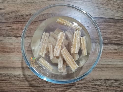 诀窍|凉拌腐竹，很多人第一步就做错，牢记2诀窍，腐竹柔软筋道又入味