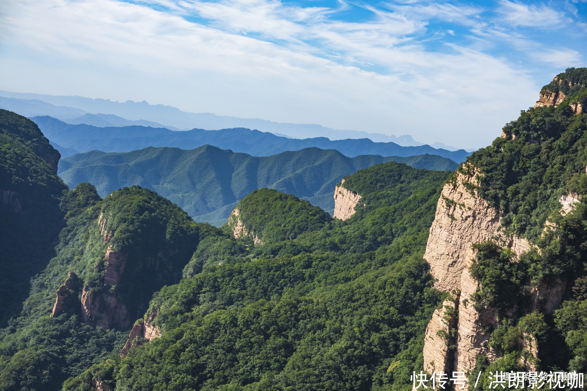 世界最大的天然回音壁在哪里打卡赞皇嶂石岩，丹崖翠壁风光无限