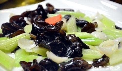 黑木耳|黑木耳和此物是绝配,一周吃一次,帮血管做个大扫除,美容养颜