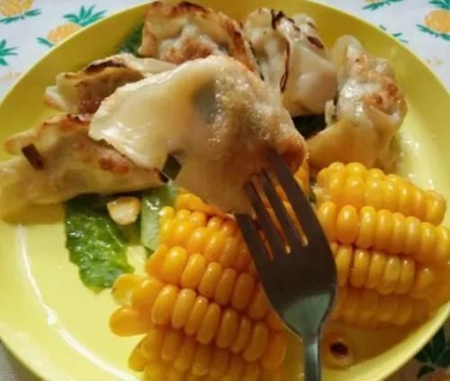 泡面|天天吃这4样食物,还不如吃泡面吃到吐,对身体的危害比泡面都大