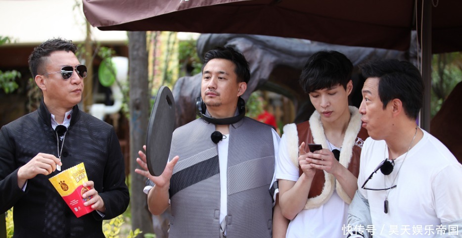 总导演|《极挑》导演放弃挣扎了嘉宾多次破坏规则,网友评论褒贬不一!