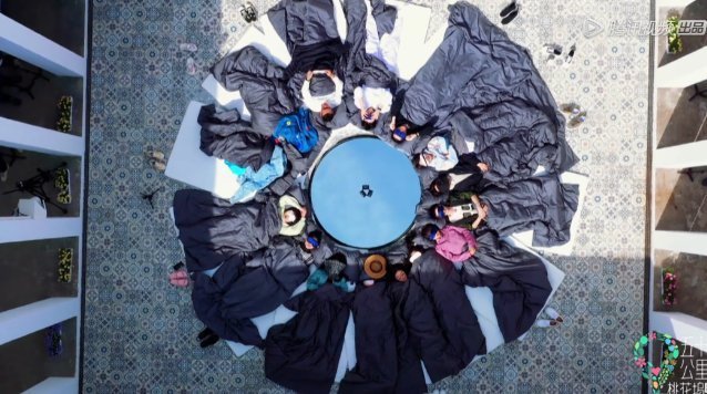 宋丹丹、苏芒、舒淇等人这档综艺处处尴尬，却是新鲜的话题制造者