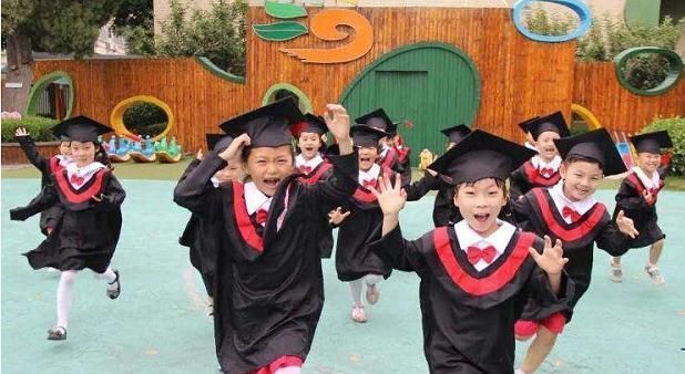 儿子|男孩耳后有伤口,妈妈怀疑是幼儿园小朋友抓伤,但娃的话让她崩溃