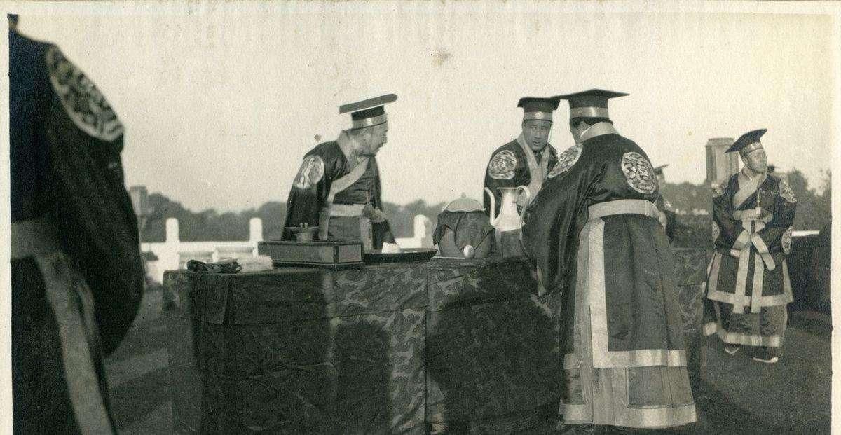 打造|龙椅真的是纯金打造的为啥慈禧,袁世凯都不敢往上坐