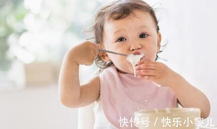 成年人|宝宝到了1岁后，吃饭和喝奶的位置就该颠倒过来了，这样养更健康