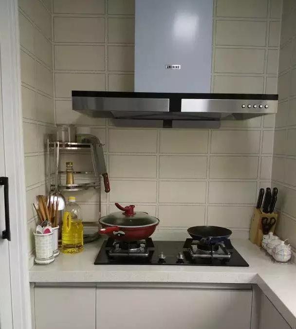 两兄弟|参观小叔子新房,看得我鼻头发酸,同样是两兄弟,差距怎么这么大