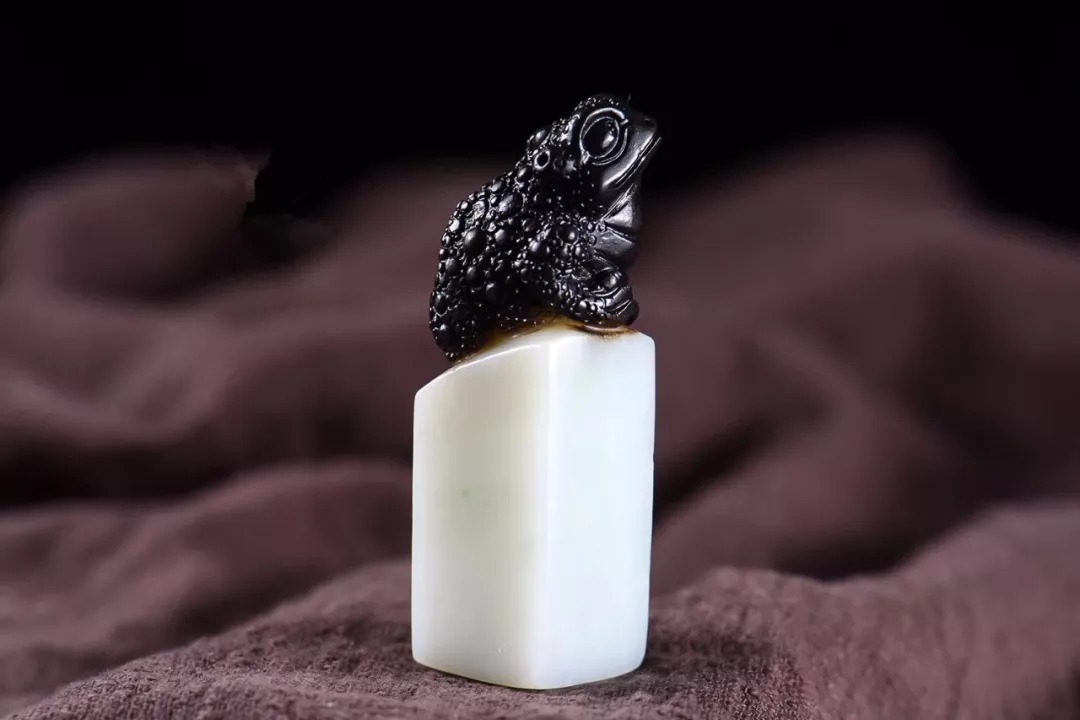 金蟾|为何招财的物件里,会有蟾蜍的一席之地?