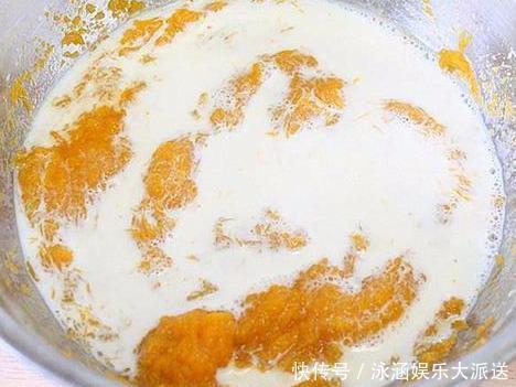搅拌均匀|教你电饭锅蒸发糕,1碗玉米面加2个鸡蛋,出锅比蛋糕好吃
