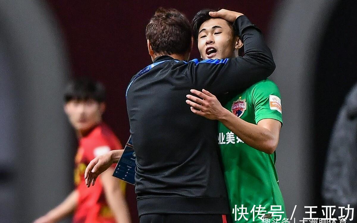 中超|中超传出消息:国足李霄鹏做出正确决定,中国足球希望之星入选