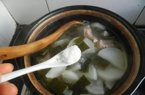  绝配|白萝卜和它是绝配，简单煮一煮，暖胃驱寒，咳嗽不咳，冬天不咳嗽