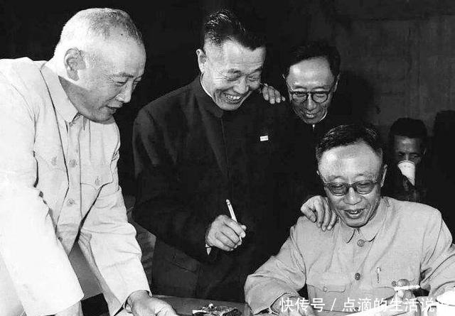 特赦|号称是蒋介石的鹰犬将军，他为何第一批获得特赦，还名列第五