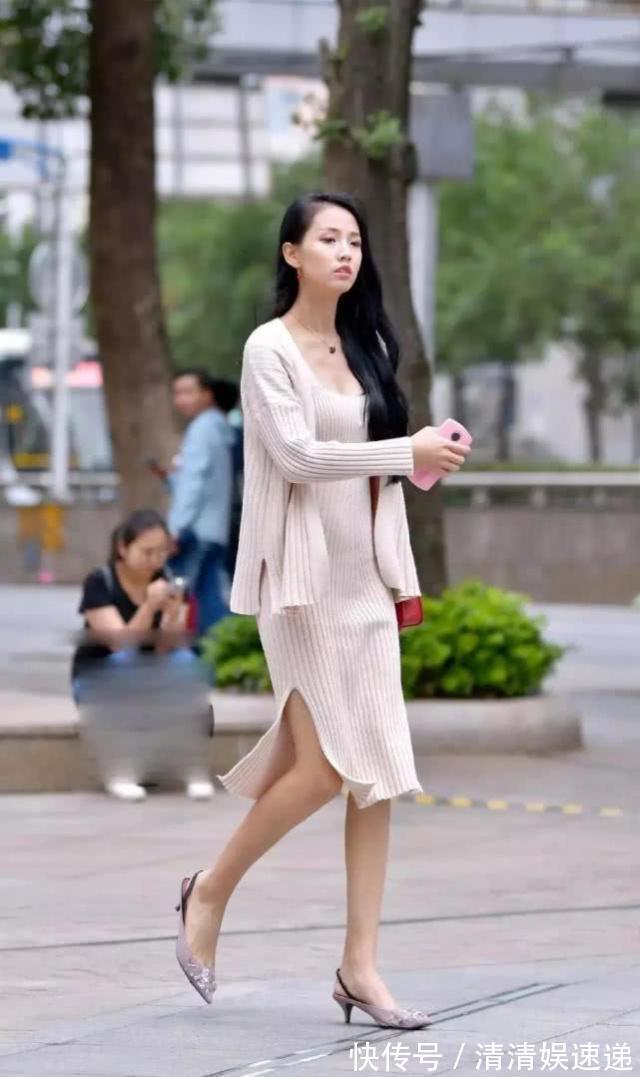 小姐姐|街拍:时尚大气的美女,清新柔美的裙子搭配,清新靓丽活力十足