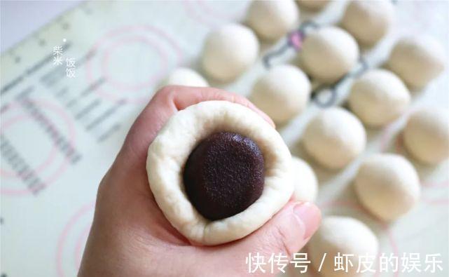 做法最简单的面包,只需普通食材,柔软香甜,适合在家做