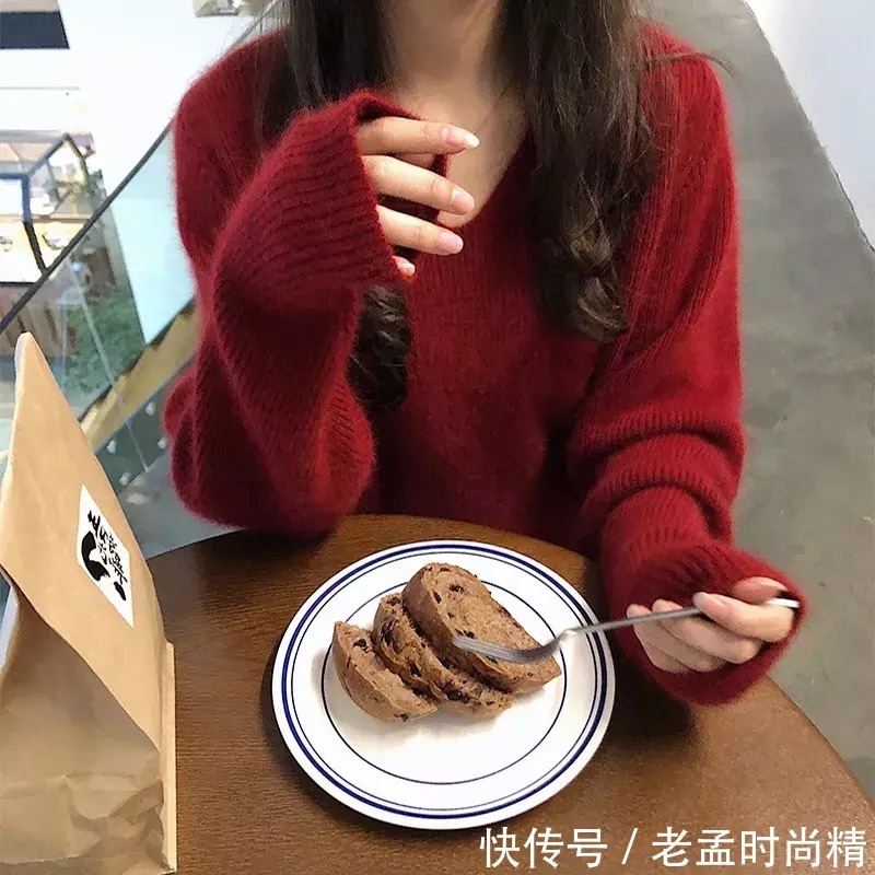 过年穿搭早知道: 红毛衣