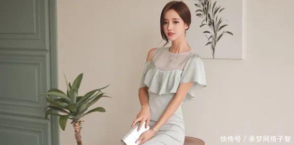 淡青|美女鉴赏:朦胧薄荷竹叶淡青吊摆连衣裙